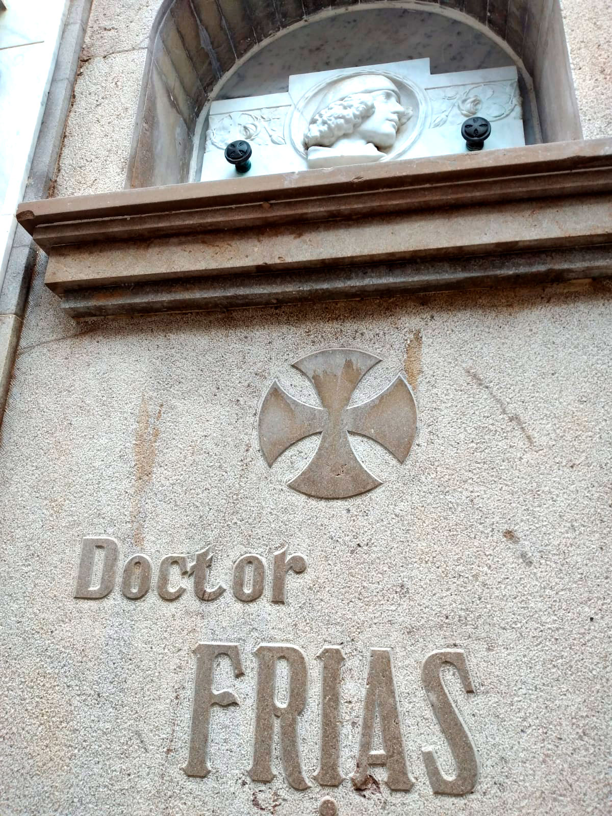 SEPULTURA DE LA FAMÍLIA DEL DR. FRIAS ROIG