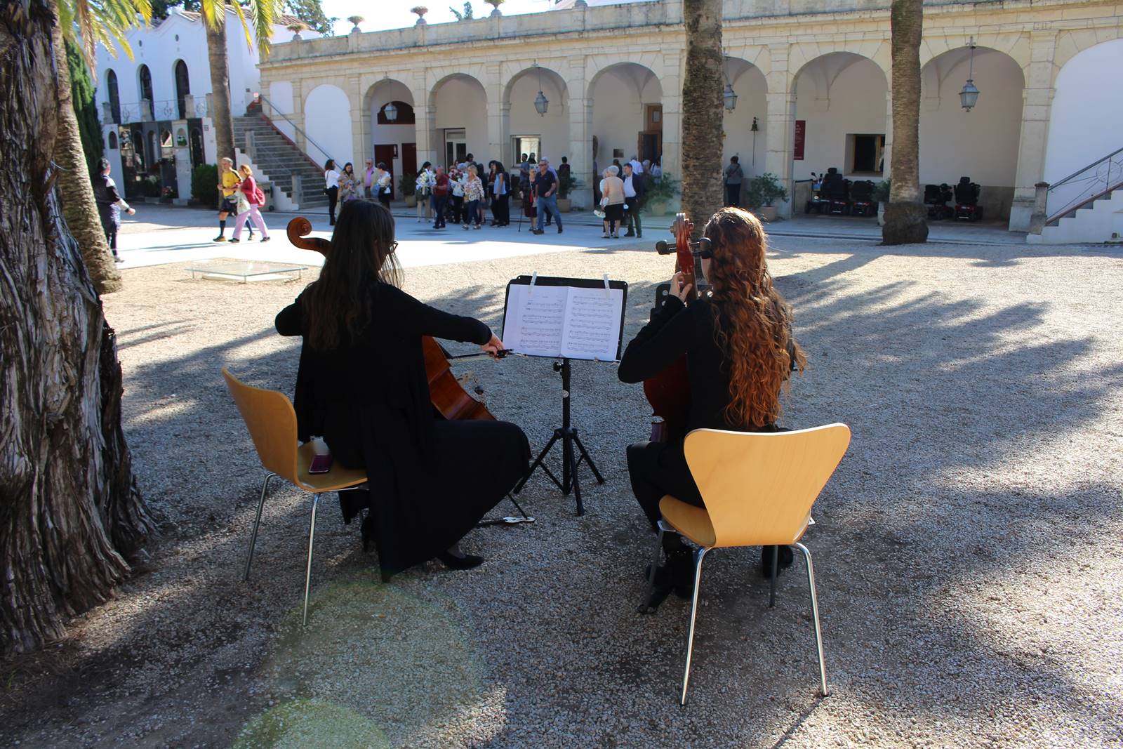 Ofrena floral al Cementiri General de Reus amb motiu de Tots Sants